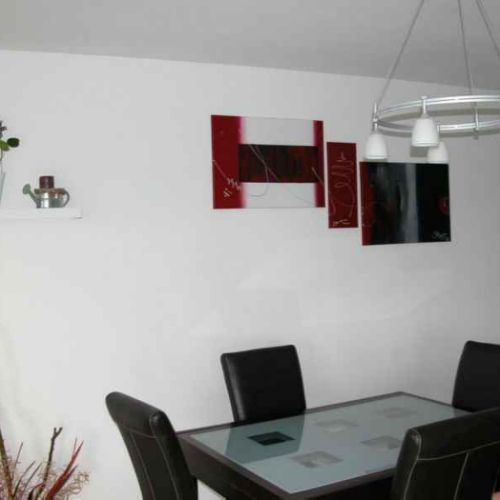 Tableaux ROUGE mur BLANC