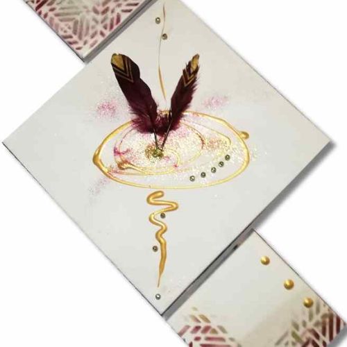 tableau blanc et plume fushia